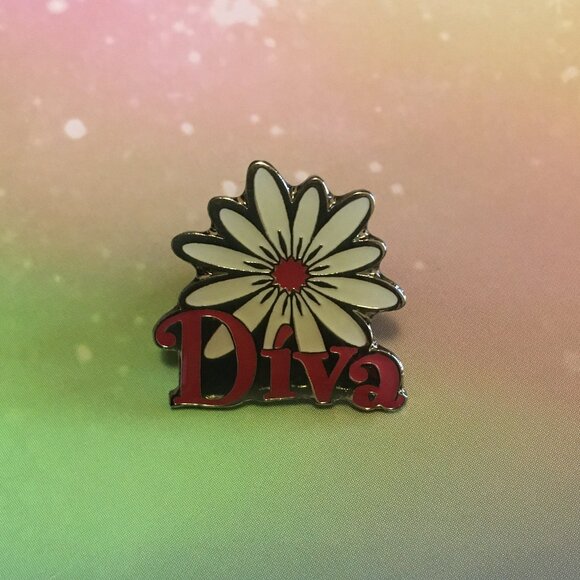 Drama Three Pin Lot Divas, Stars and Theatres - Picture 1 of 14